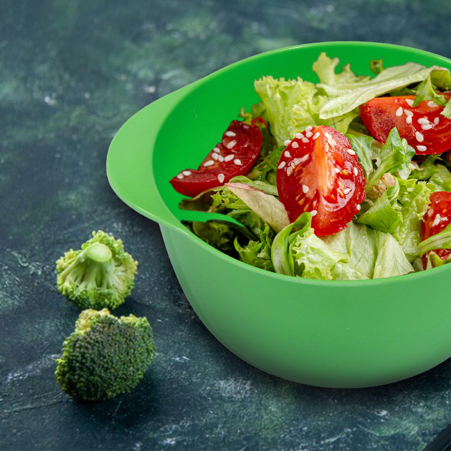 SmartCook Nesting Mixing Bowls Set with Bamboo Utensils - Set of 3 Prep Bowls, 2.5 quart, 3.5 quart, 4.5 quart, Non-Slip Bottoms with Easy Pour Spout, Reduce Mess, Great for Mixing & Serving, BPA Free Plastic, Dishwasher Safe, (Green)